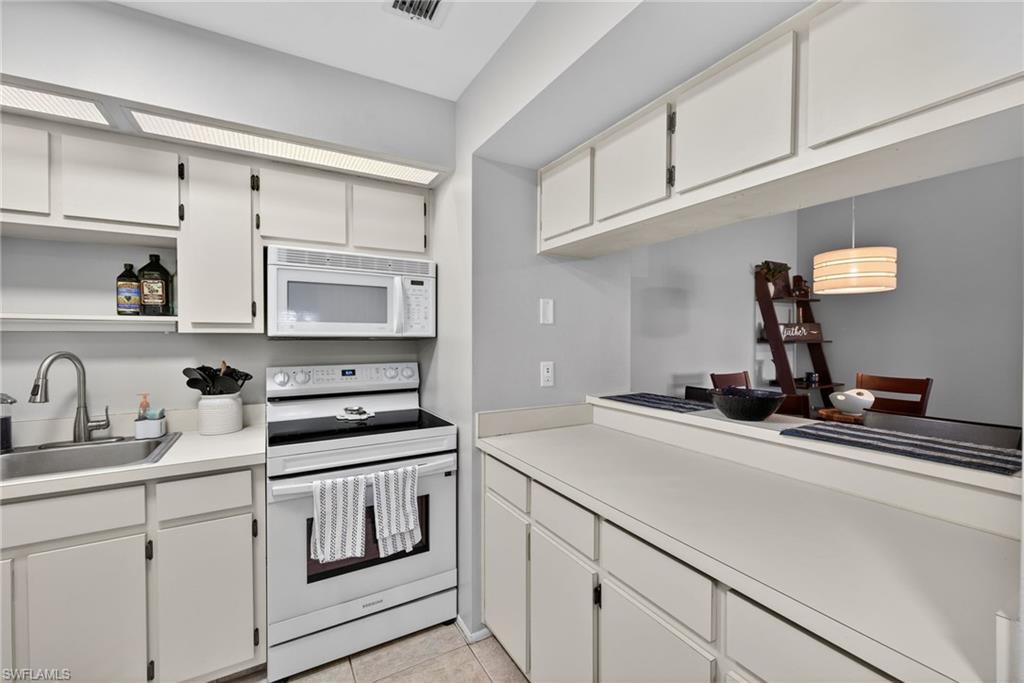 SUMMERLIN WOODS - Residential