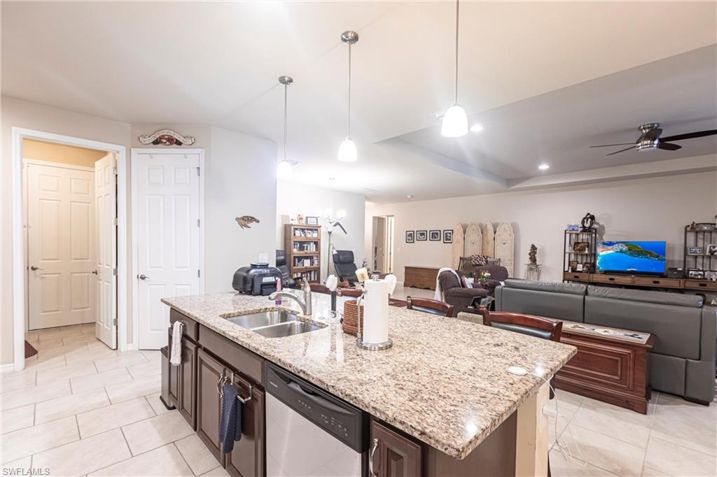 SUNSET POINTE - Residential