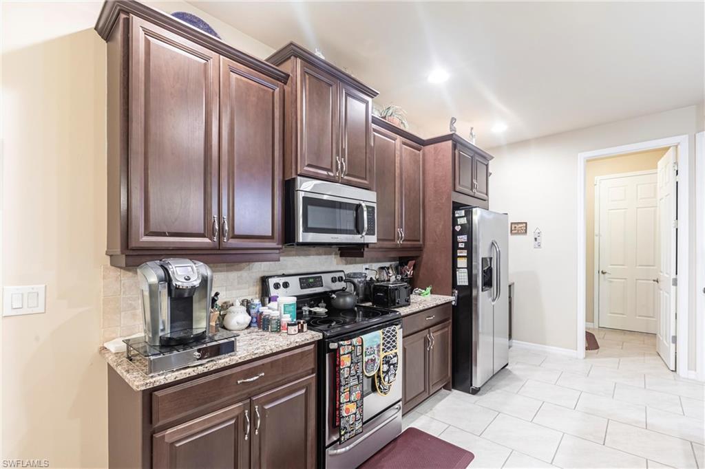 SUNSET POINTE - Residential