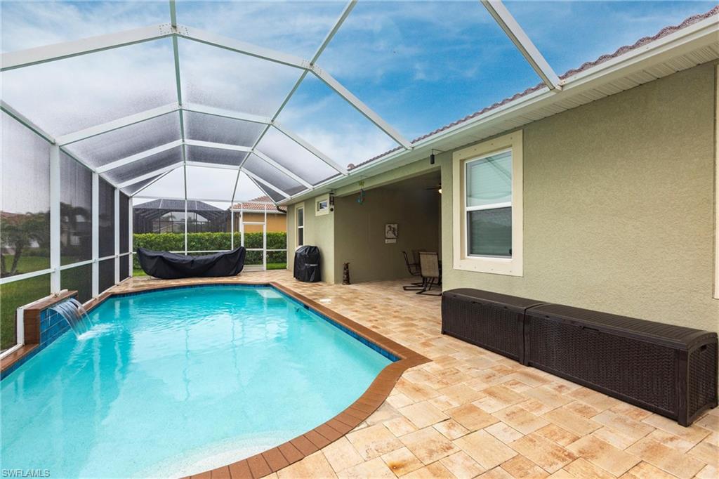 SUNSET POINTE - Residential