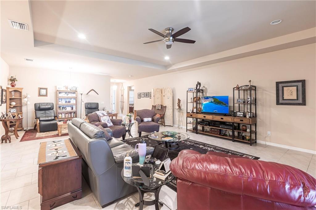 SUNSET POINTE - Residential