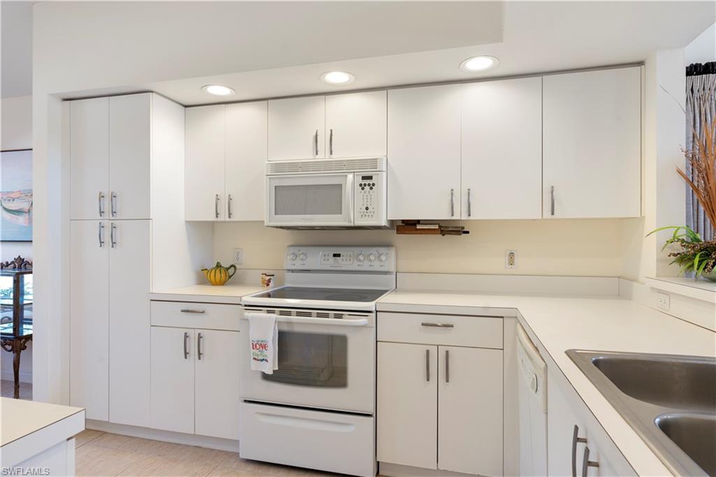 CORINTHIAN GARDENS AT WORLD - Residential