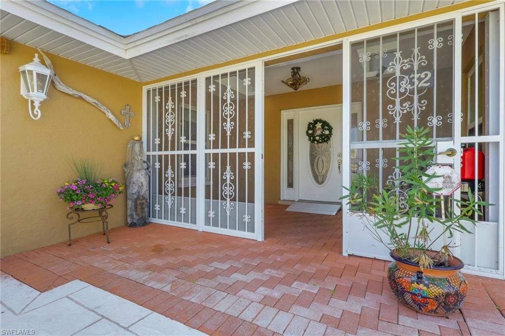 Photo of 132 Johnnycake DR, NAPLES, FL 34110 (MLS # 225081703)