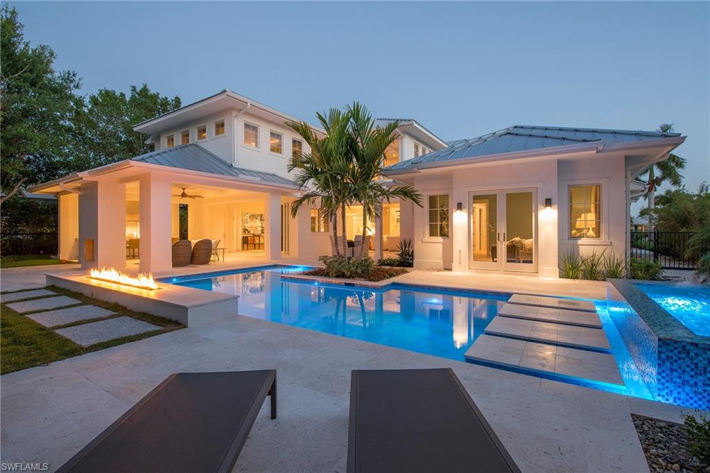 MOORINGS - Residential