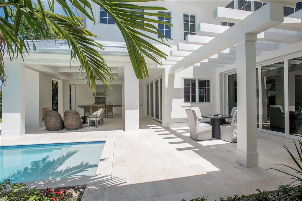 MOORINGS - Residential