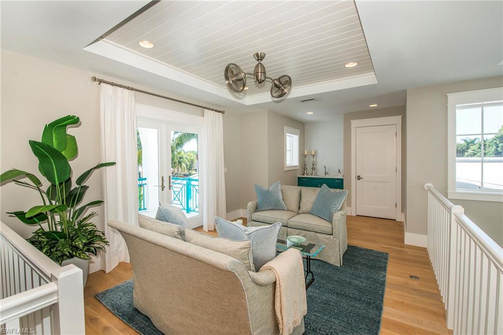 MOORINGS - Residential