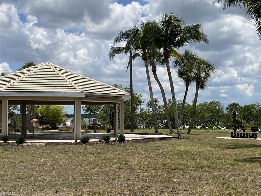 YACHT CLUB COLONY - Residential