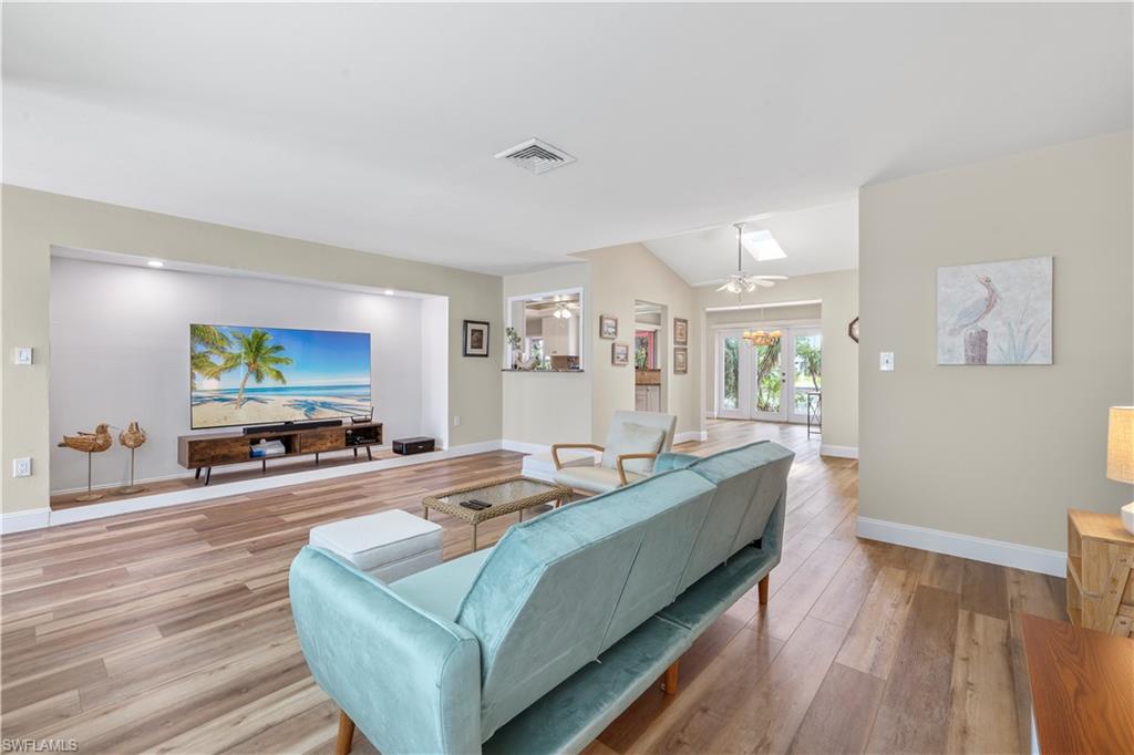 YACHT CLUB COLONY - Residential