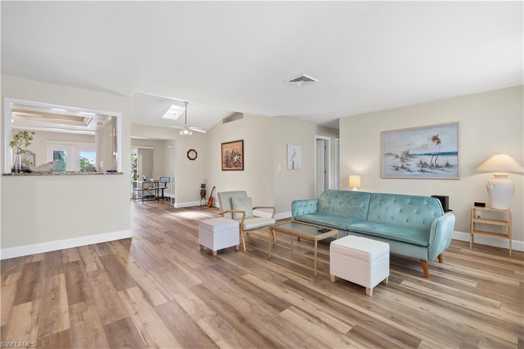 YACHT CLUB COLONY - Residential