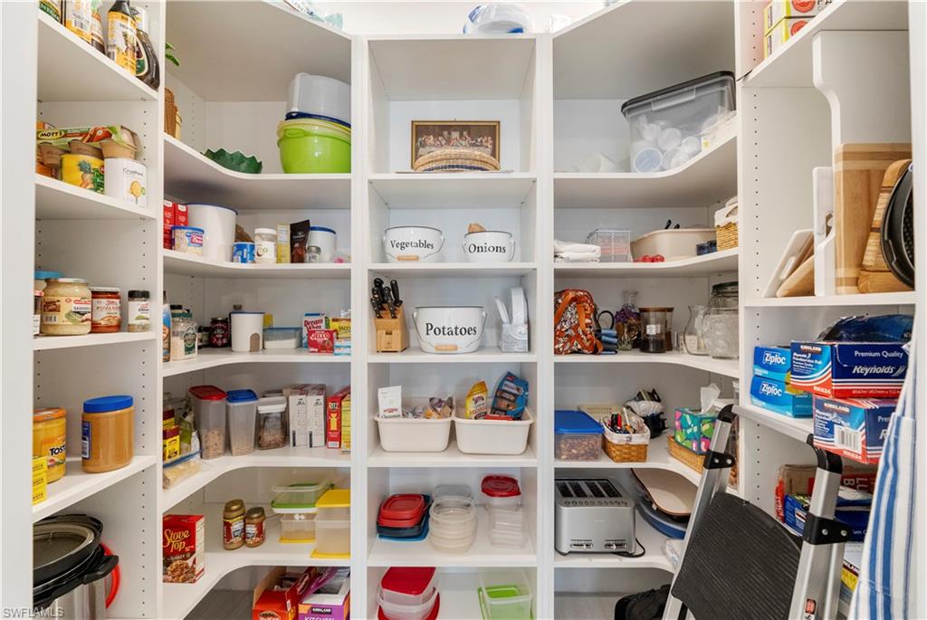 EDGEWATER SHORES - Residential