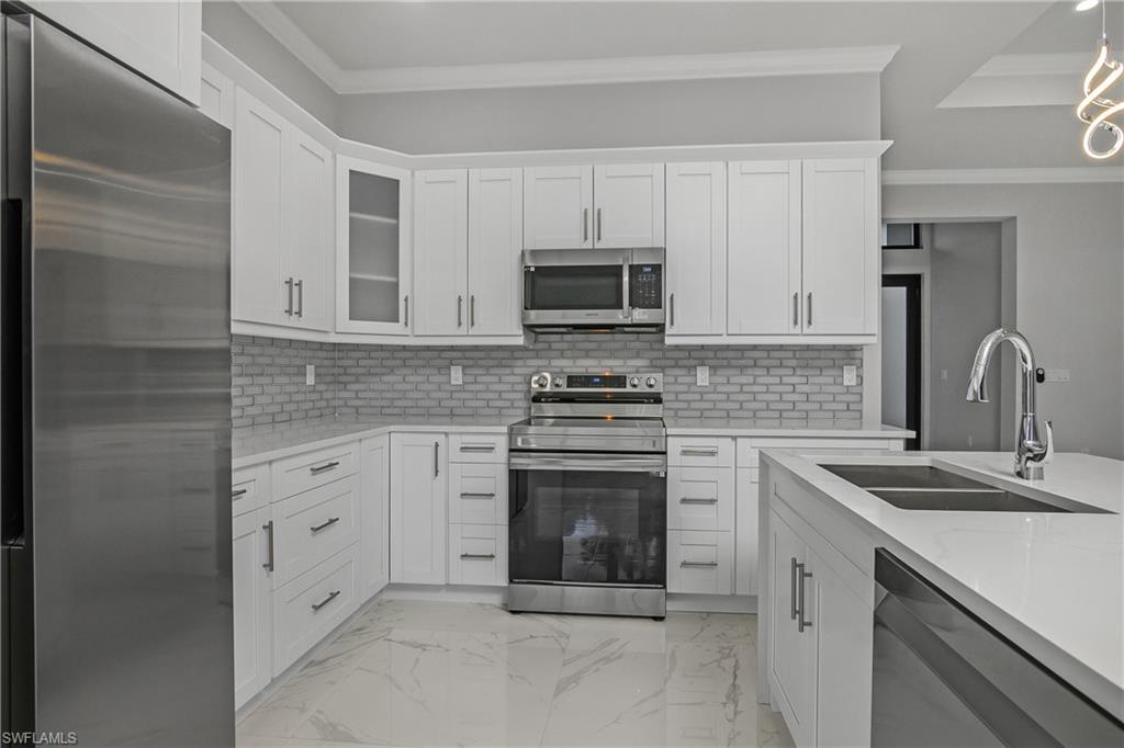 GOLDEN GATE ESTATES - Residential