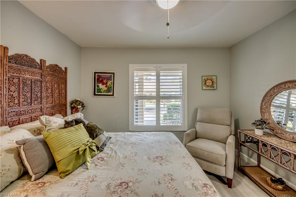 YACHTSMANS COVE - Residential