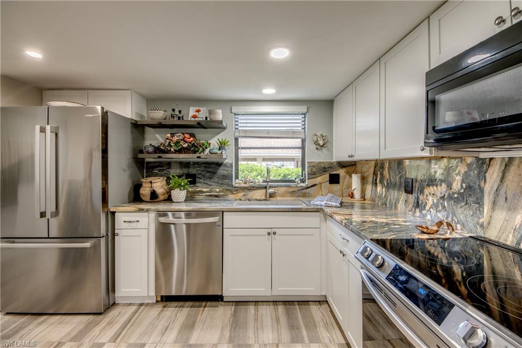 YACHTSMANS COVE - Residential