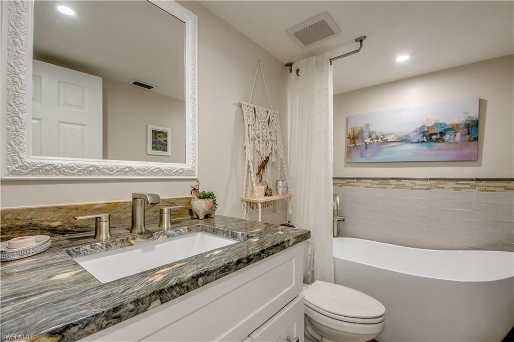 YACHTSMANS COVE - Residential