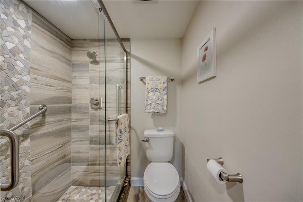 YACHTSMANS COVE - Residential