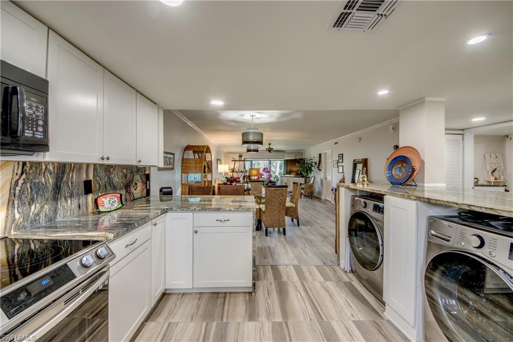 YACHTSMANS COVE - Residential