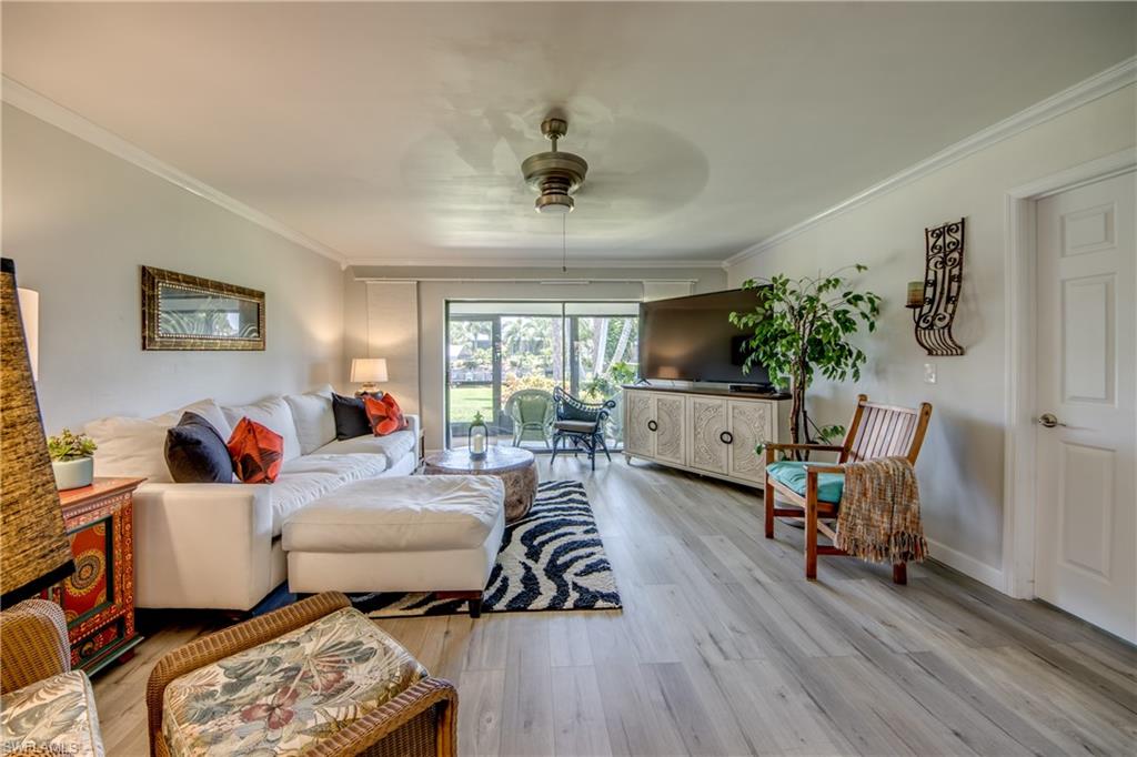 YACHTSMANS COVE - Residential