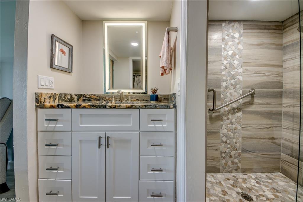 YACHTSMANS COVE - Residential