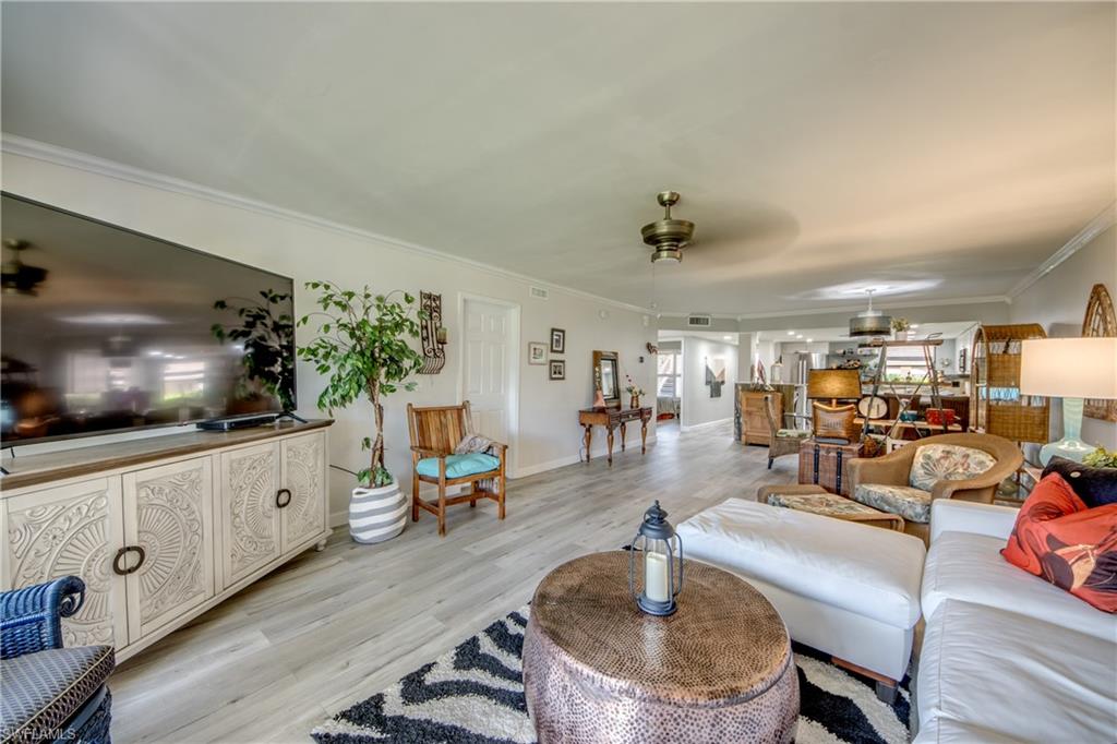 YACHTSMANS COVE - Residential