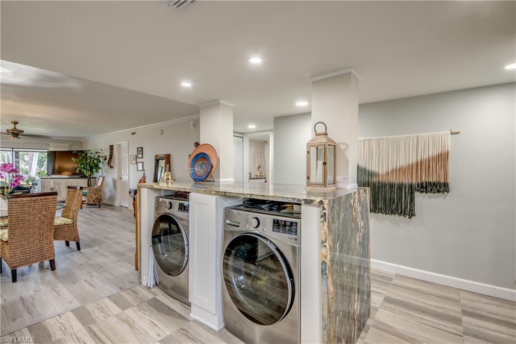 YACHTSMANS COVE - Residential