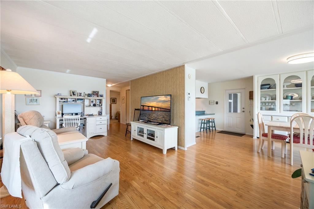 SIX LAKES COUNTRY CLUB - Residential