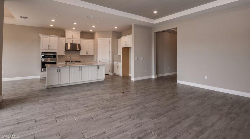 ESPLANADE LAKE CLUB - Residential