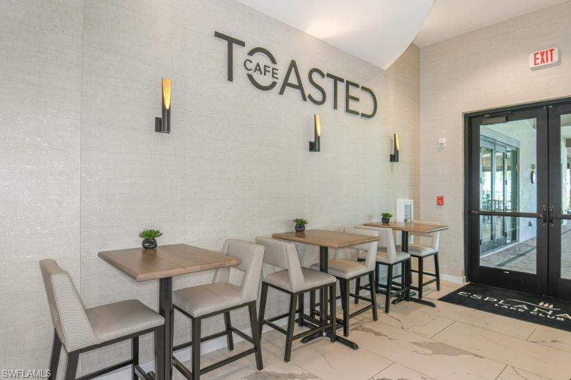 ESPLANADE LAKE CLUB - Residential