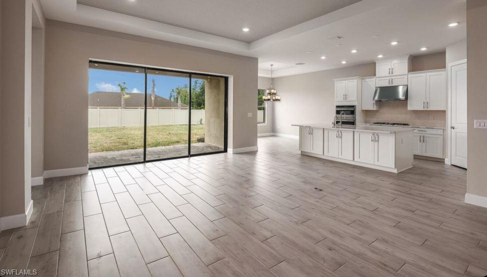 ESPLANADE LAKE CLUB - Residential