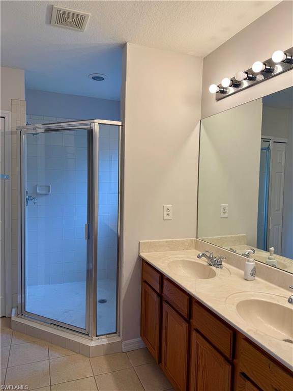 COLONNADE AT FORUM - Residential