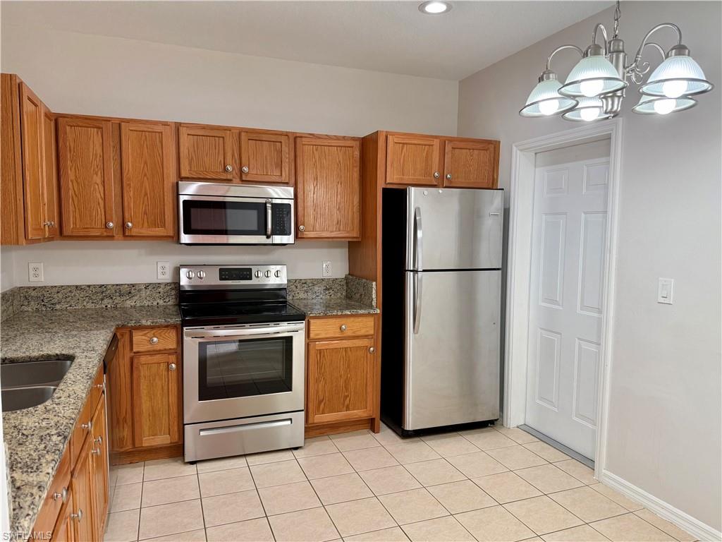 COLONNADE AT FORUM - Residential