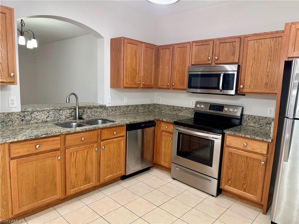 COLONNADE AT FORUM - Residential