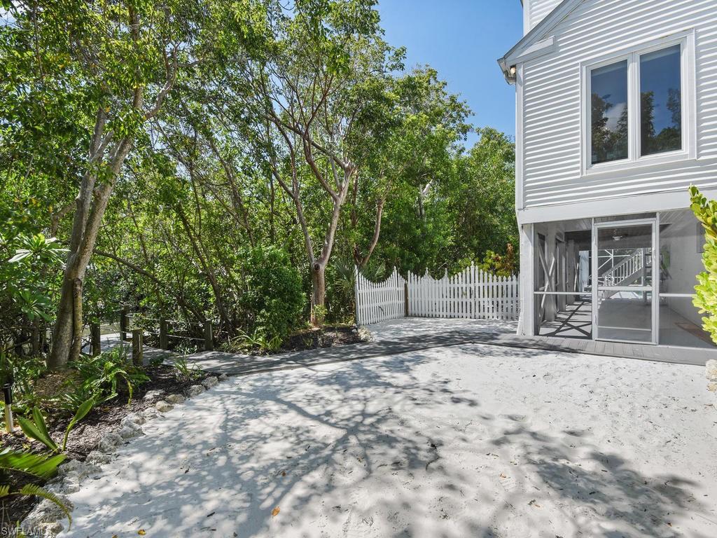 CASTAWAY ESTATES - Residential