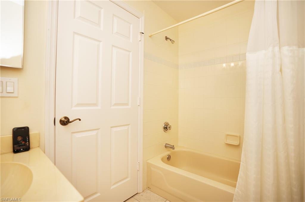 HUNTINGTON LAKES - Residential