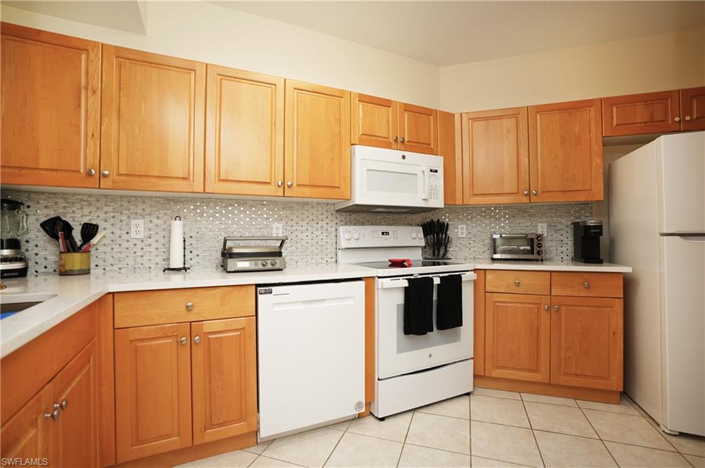 HUNTINGTON LAKES - Residential