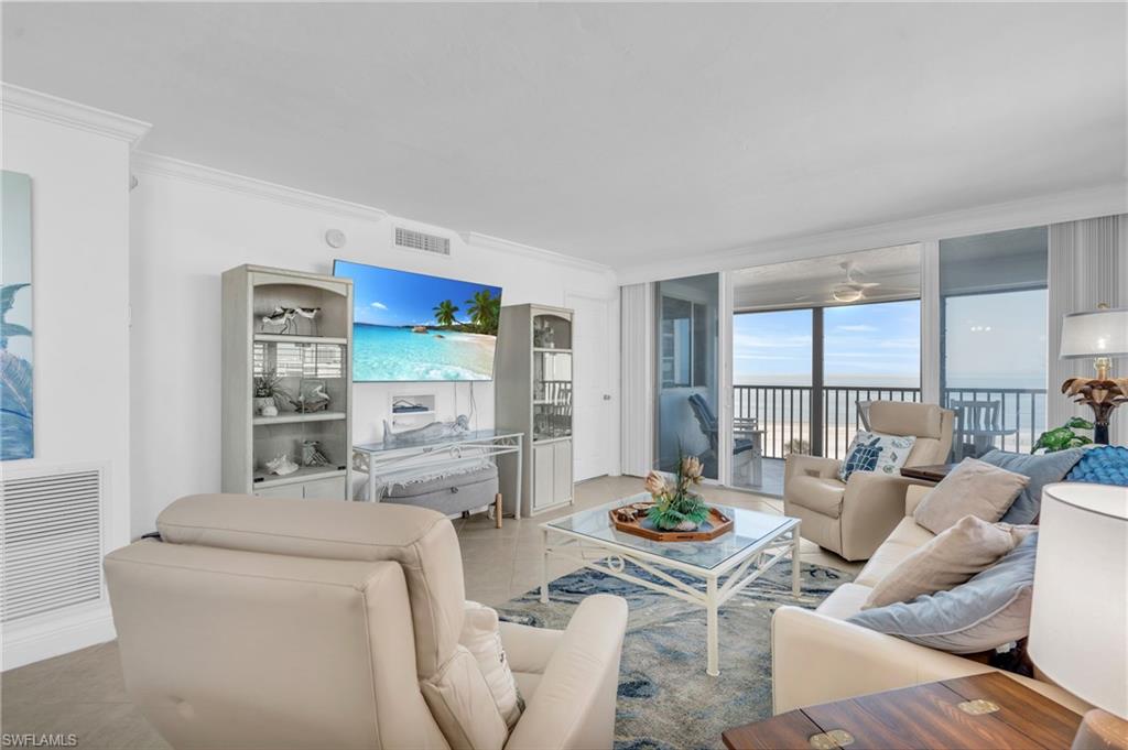 CAPER BEACH CLUB - Residential