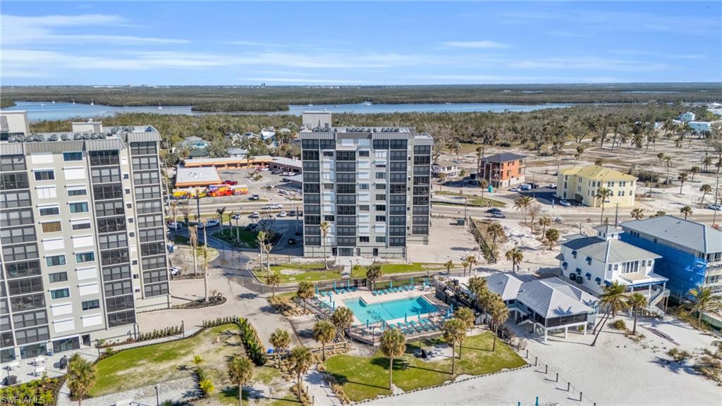 CAPER BEACH CLUB - Residential