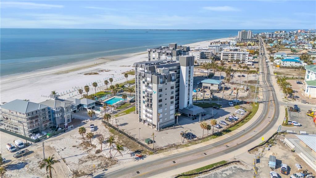 CAPER BEACH CLUB - Residential