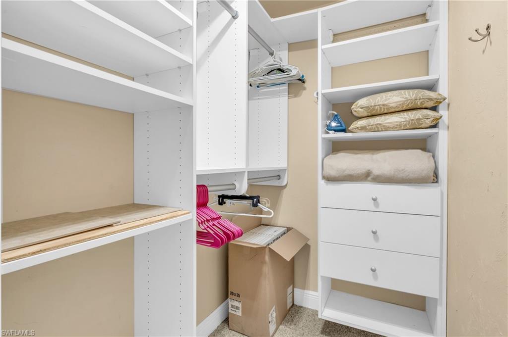 CAPER BEACH CLUB - Residential