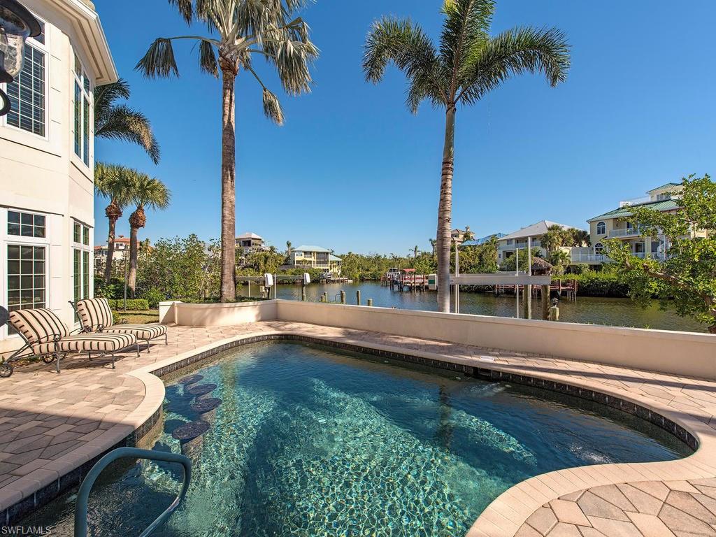 BAREFOOT BEACH - Residential