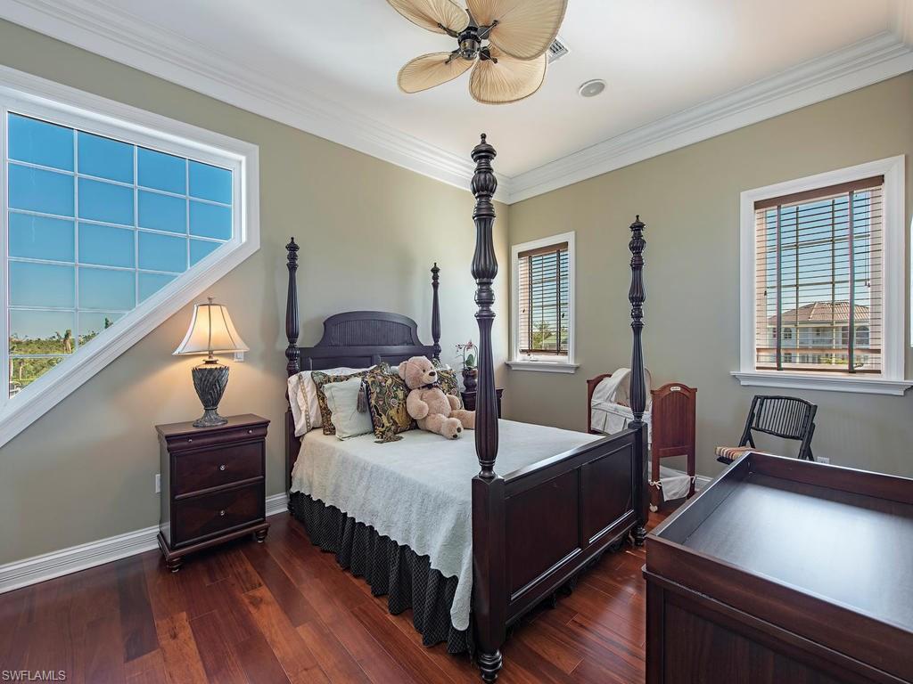 BAREFOOT BEACH - Residential