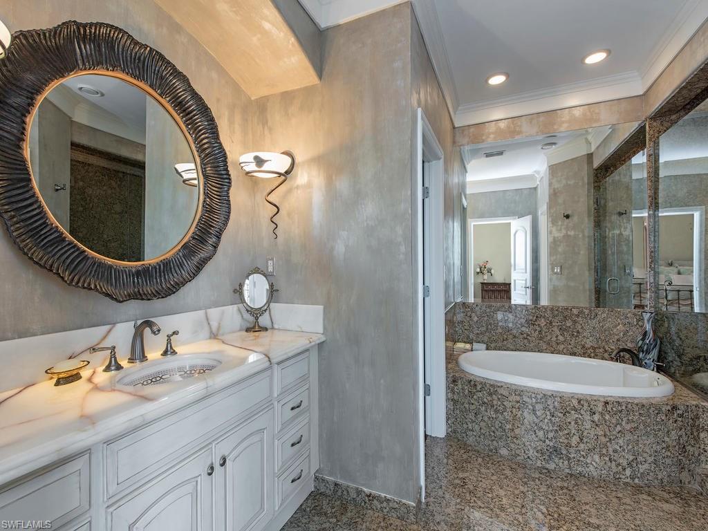 BAREFOOT BEACH - Residential