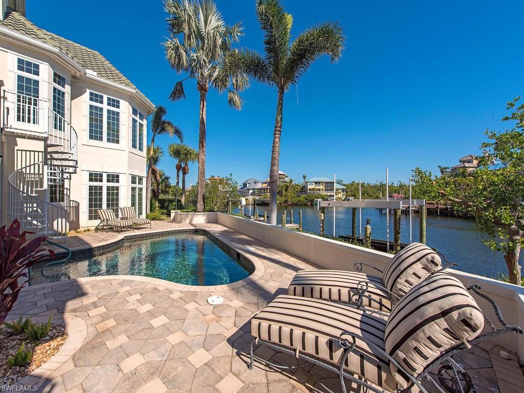 BAREFOOT BEACH - Residential