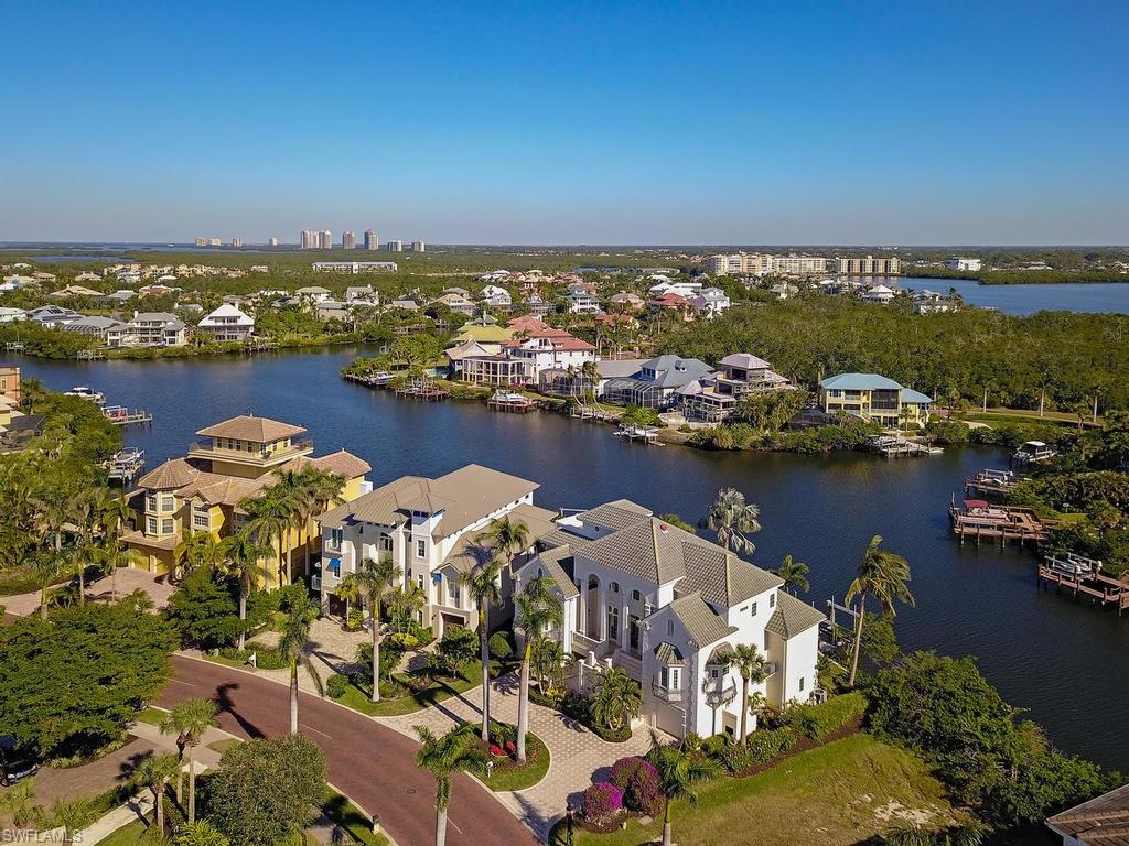 BAREFOOT BEACH - Residential