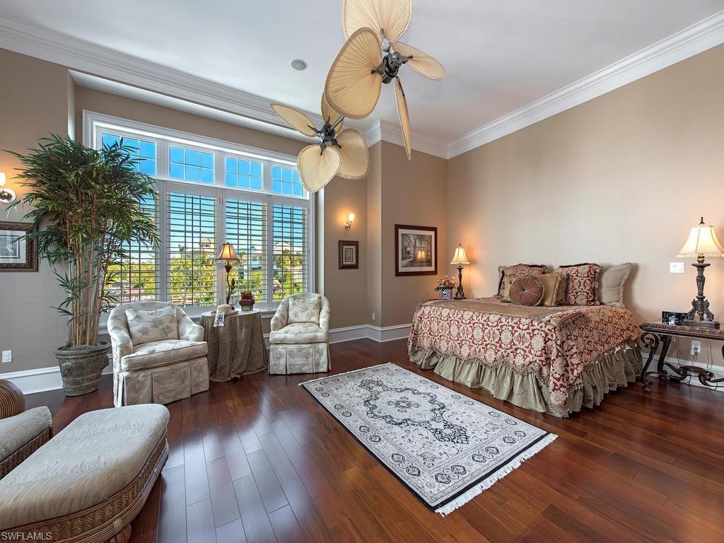 BAREFOOT BEACH - Residential