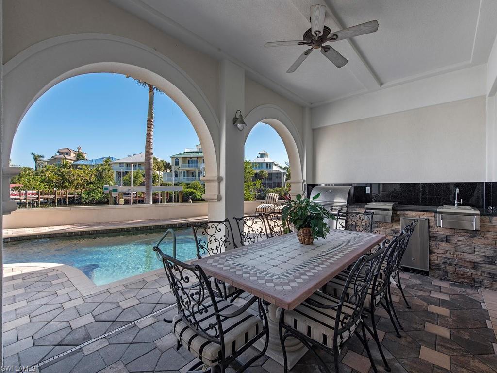 BAREFOOT BEACH - Residential