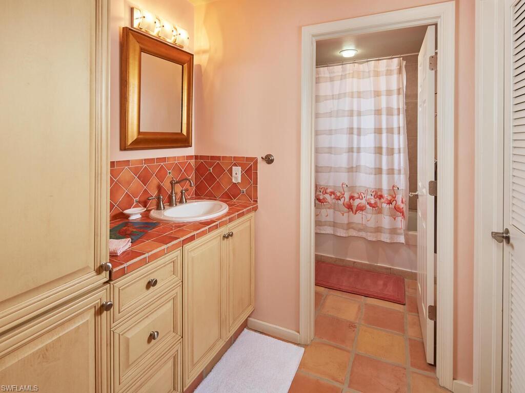 WHISKEY POINTE - Residential