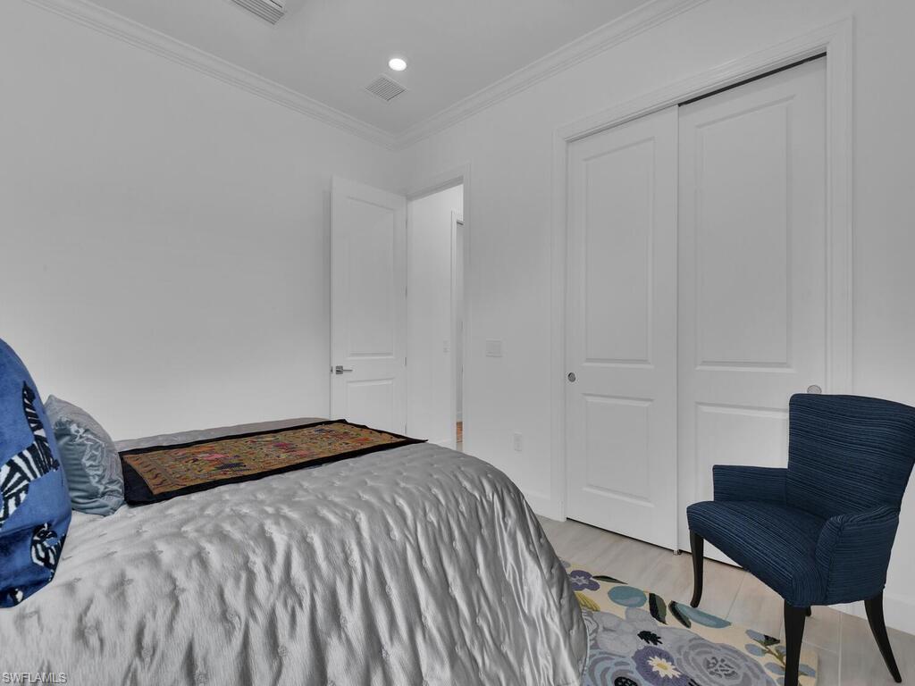 WINDING CYPRESS - Residential