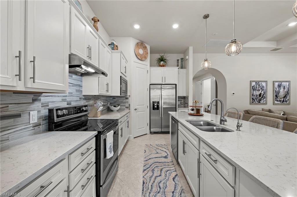 CORKSCREW SHORES - Residential