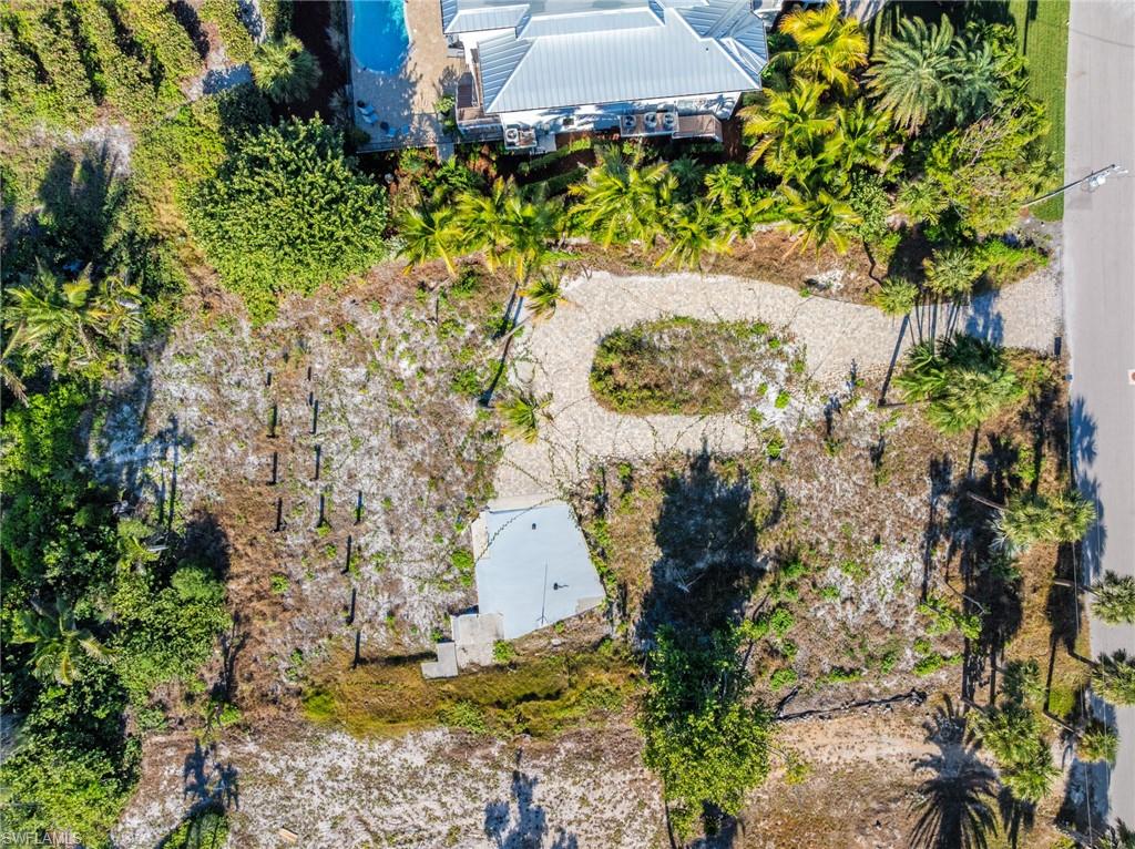 CHATEAUX SUR MER UNREC - Land