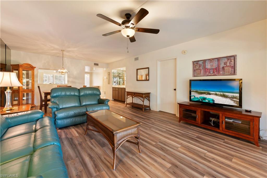 HAMPTONS AT KINGS LAKE - Residential